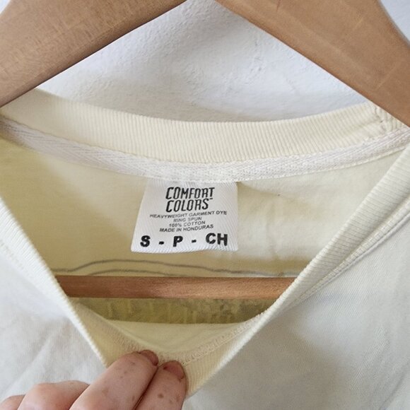 Lucy Buffett Lulus Restaurant Comfort Colors Graphic Shirt Small Yellow - Picture 4 of 7